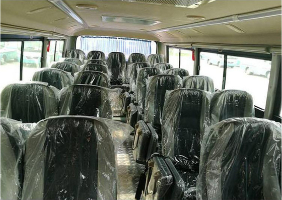 Asientos del autobús 190HP 30 del pasajero del bosque 6x6 de los vehículos militares del autobús del transporte de los soldados del neumático de Off Road