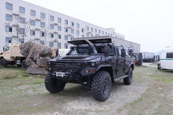 Carrocería a prueba de balas Custom Off Road Military Vehicle 6 Man Assault Vehicle 4x4