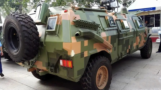 DONGFENG CSK141 Off Road Military Vehículo de asalto a prueba de balas 10 asientos 200hp 4x4