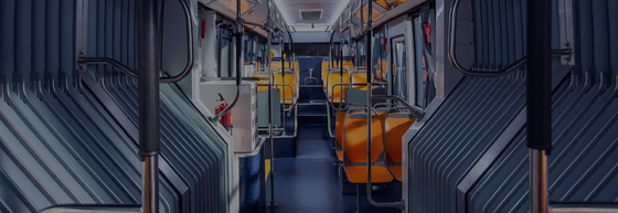 La ciudad eléctrica BRILLANTE del transporte urbano transporta el 18m 62 dirección de la izquierda del kilometraje de los asientos 212KM