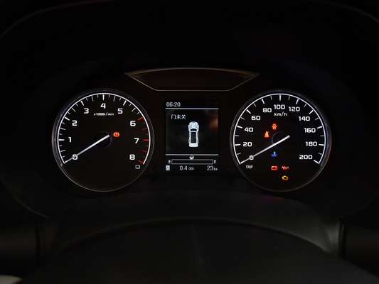 Dos gasolina Turbo MAX Speed 160km/h de los asientos 1.8L de la recogida 5 de SUV de la puerta de la impulsión 4 de la rueda