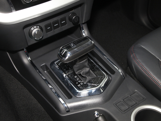 Asientos de la fila 5 de Doudle de la cerradura diferenciada de la recogida 4WD de Dongfeng de la transmisión automática de China