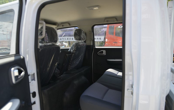 motor diesel pequeño Lorry Truck Double Row del camión 4x2 del cargo de la luz 4.5T 5 asientos