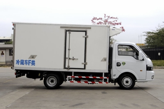 Emisión refrigerada ligera de la impulsión Euro6 de Van DONGFENG 4x2 del camión de reparto