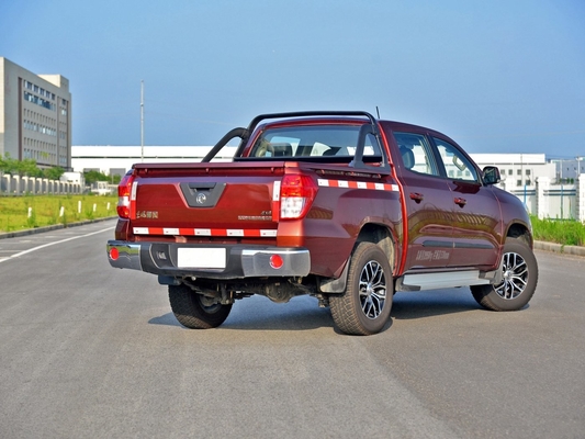 La camioneta pickup ligera del cargo 4x4 transporta la distancia entre ejes de cuero 3500m m de los asientos de los 2m