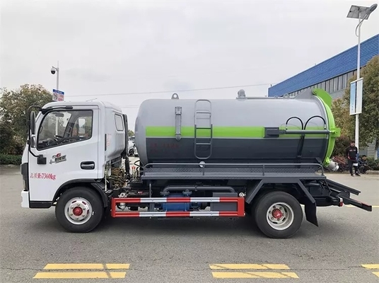 Motor diesel 4,7 Cbm del pequeño de DONGFENG de las aguas residuales del vacío tanque del petrolero 6MT