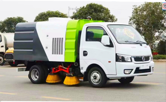 poder municipal 113hp Mini Road Sweeper de la gasolina del camión del saneamiento de la rueda 4x2