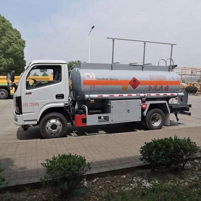 Camión del transporte del aceite del keroseno de Cbm de la rueda 4,5 del camión de petrolero del combustible diesel de la gasolina 4x2