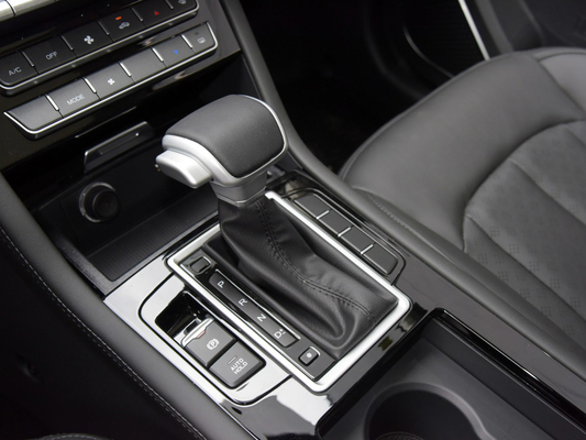 Asientos monocascos del poder 7 del motor del cuerpo 1.5T 156HP de SUV de la transmisión automática de la gasolina